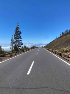 route vers des nuages, pour un voyage sur-mesure